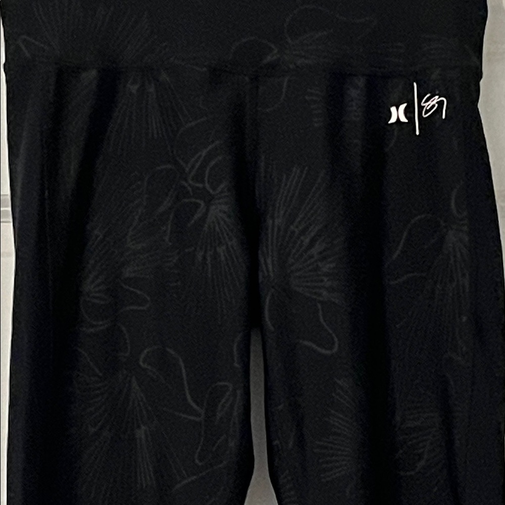 NWOT💮Hurley Hybrid Black Leggings Quick Dry Medium🌼Phantom
